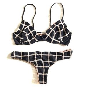 Acacia stitched top and bottom